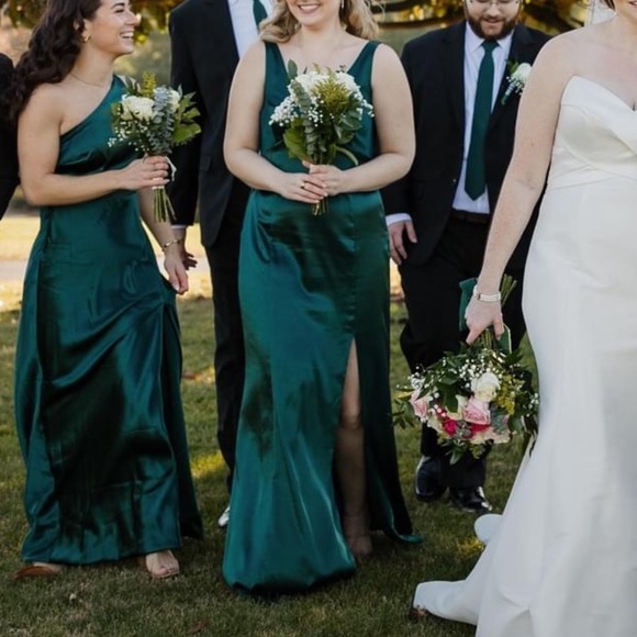 Birdy Grey Dresses & Skirts - Birdy Grey Gloria dress in emerald satin
